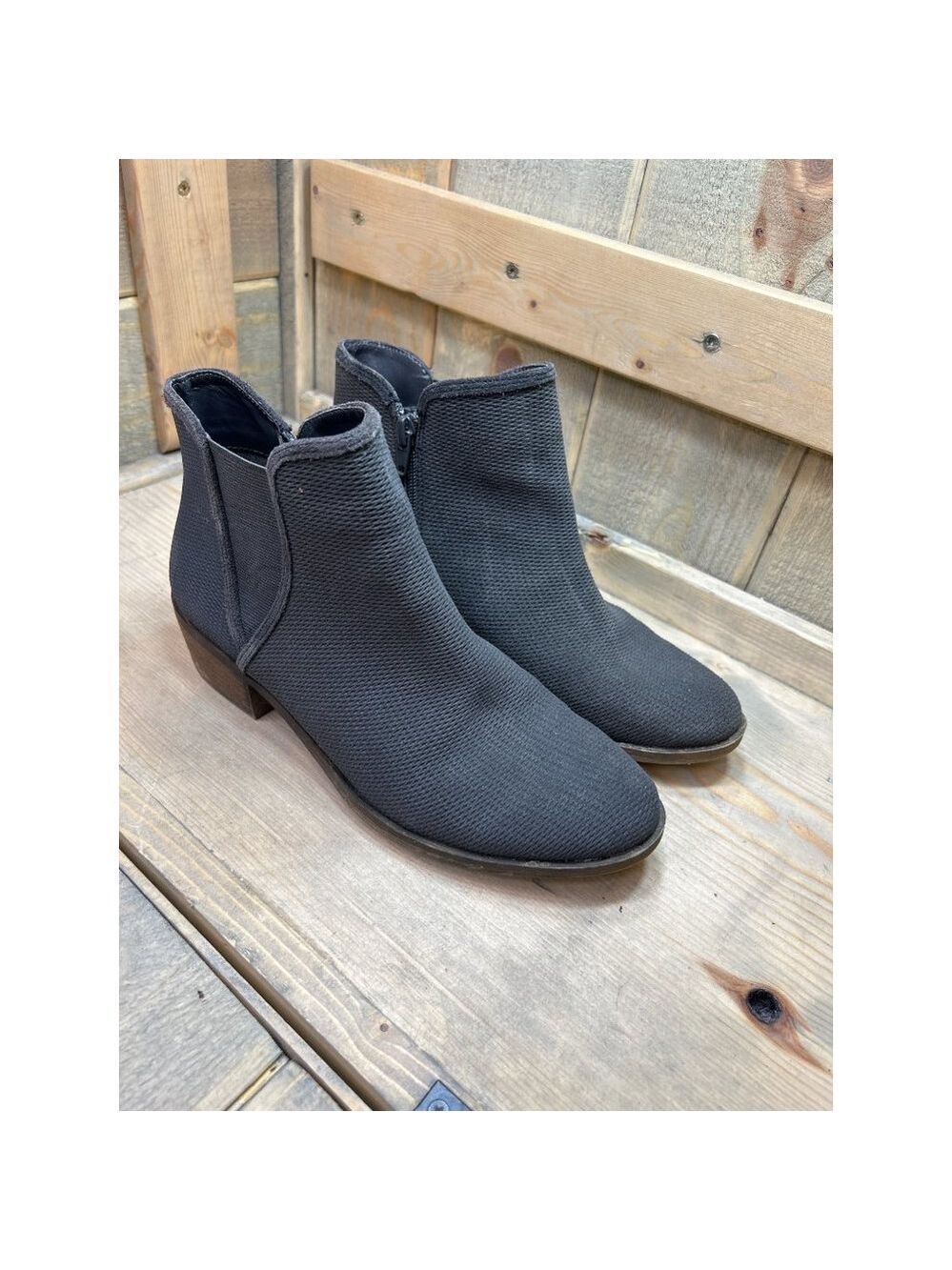 8M Kensie Booties Women Gerona Gray Cutouts Side Zip Chelsea Heeled Ankle Boots - Picture 2 of 8